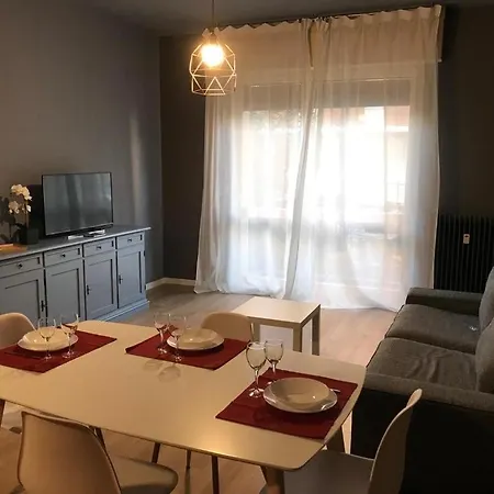 La Casa Di Anna, Trilocale Con Balcone E Garage Apartamento