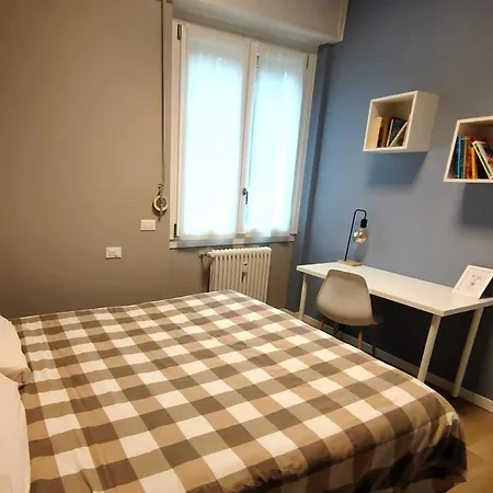 La Casa Di Anna, Trilocale Con Balcone E Garage Apartamento *