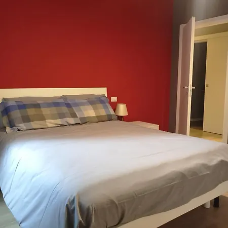 La Casa Di Anna, Trilocale Con Balcone E Garage Brescia