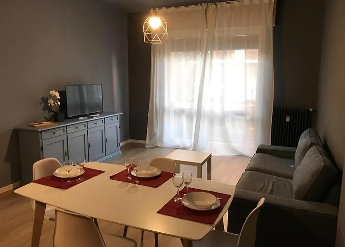 La Casa Di Anna, Trilocale Con Balcone E Garage アパート