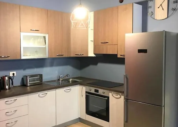 La Casa Di Anna, Trilocale Con Balcone E Garage *