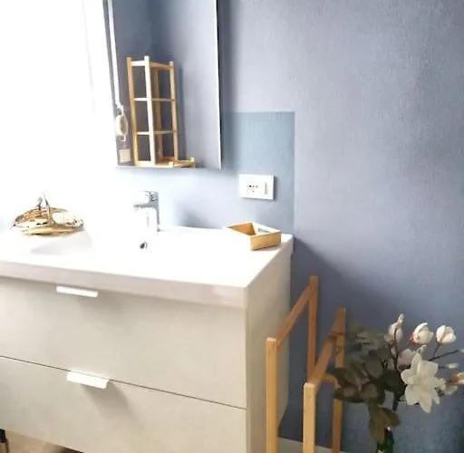 Apartman La Casa Di Anna, Trilocale Con Balcone E Garage *